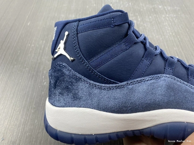 MIDNIGHT JORDAN 11 AIR AR0715-441 NAVY VELVET WMNS 0712